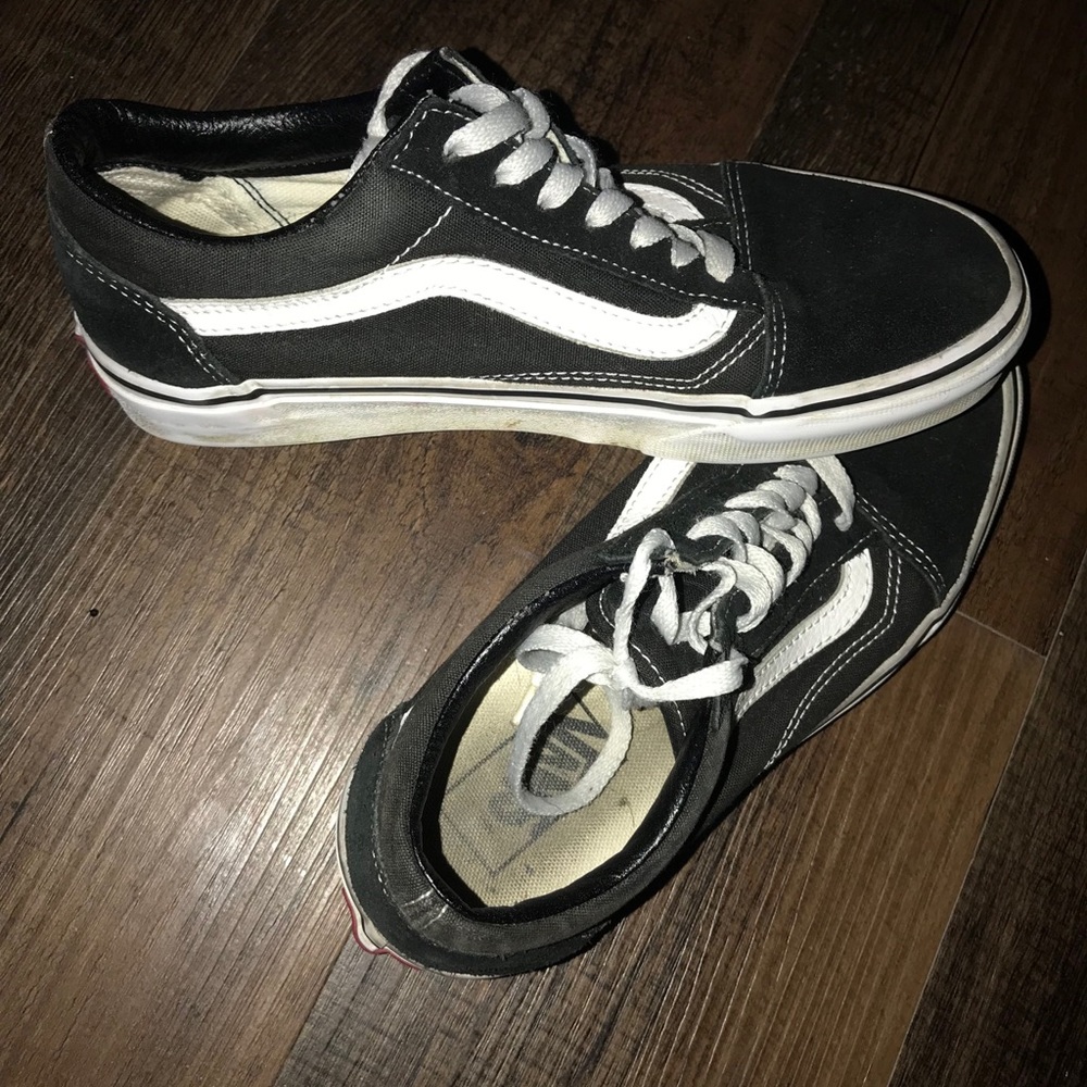 Black canvas vans